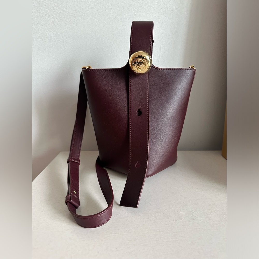 Loewe Pebble Bag Mini size